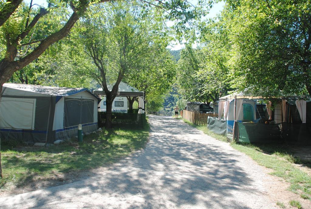 Camping Organya酒店 外观 照片